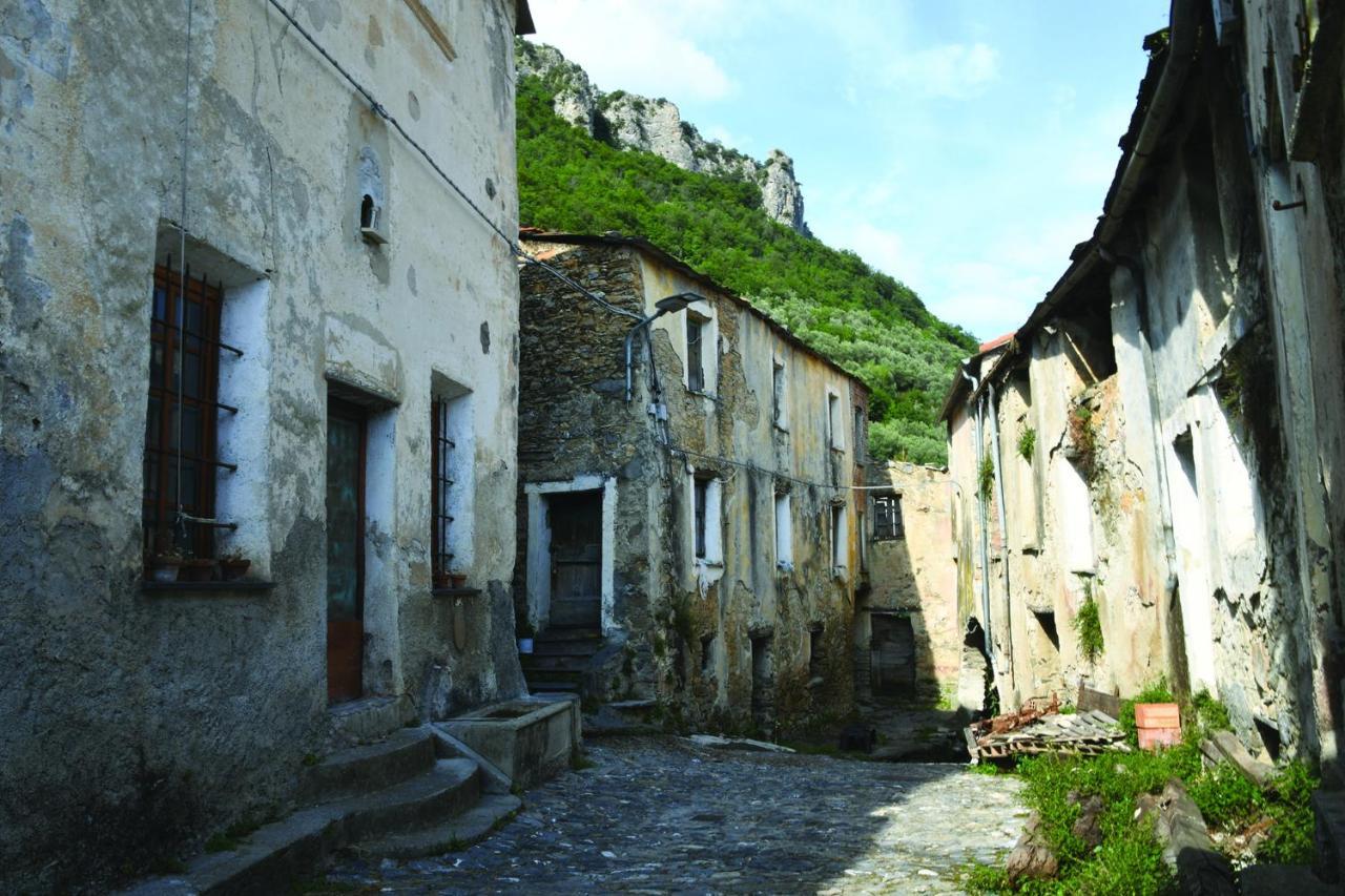 Agriturismo Nonnamelia Nasino Eksteriør bilde