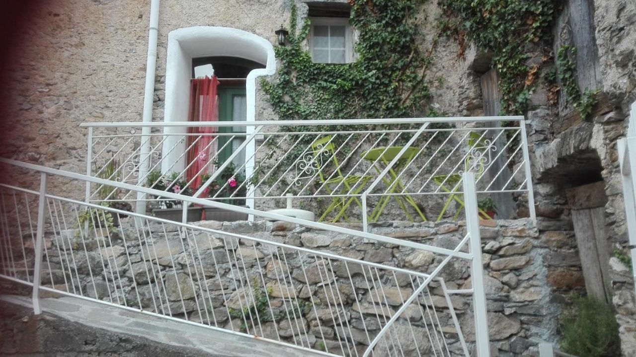 Agriturismo Nonnamelia Nasino Eksteriør bilde
