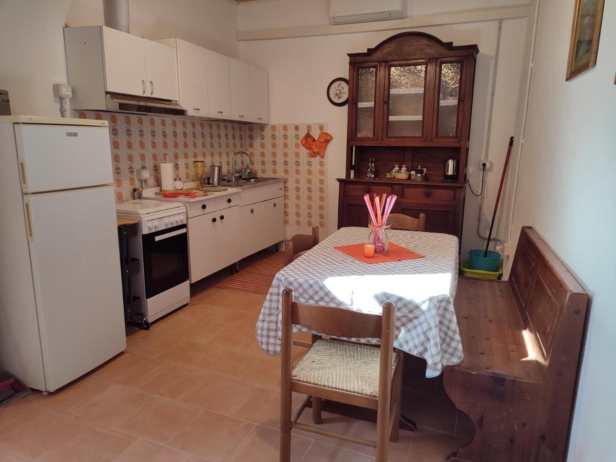 Agriturismo Nonnamelia Nasino Eksteriør bilde