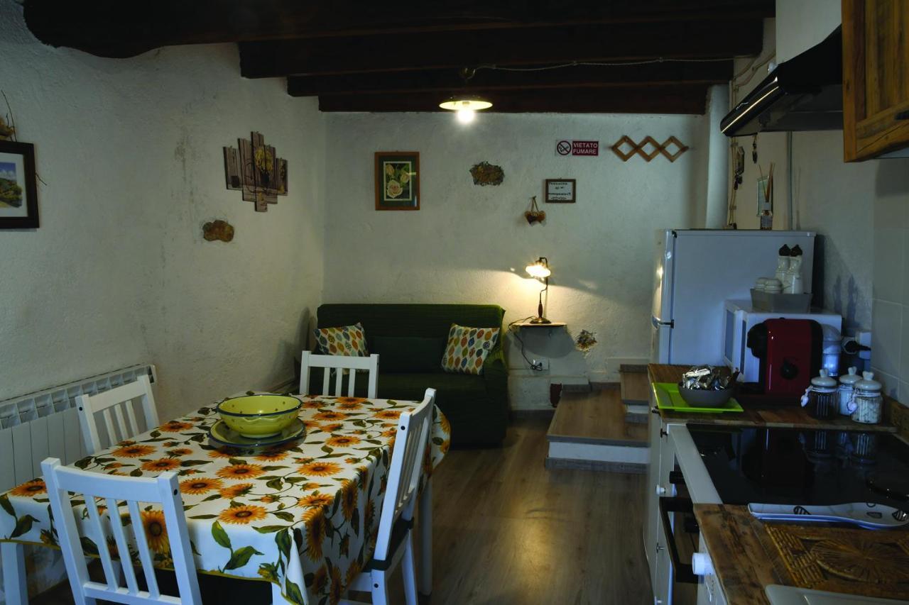 Agriturismo Nonnamelia Nasino Eksteriør bilde