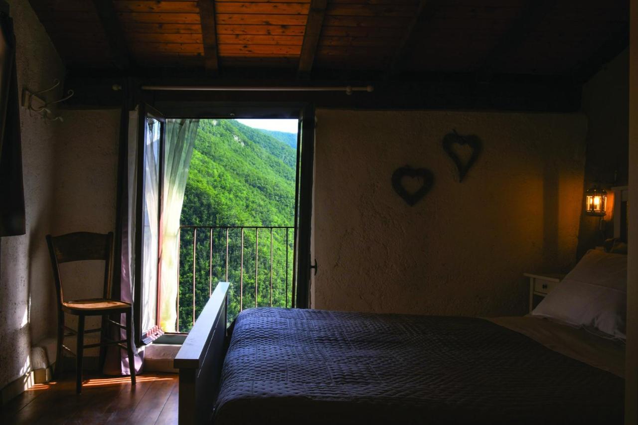 Agriturismo Nonnamelia Nasino Eksteriør bilde