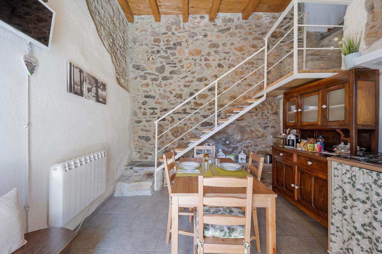 Agriturismo Nonnamelia Nasino Eksteriør bilde